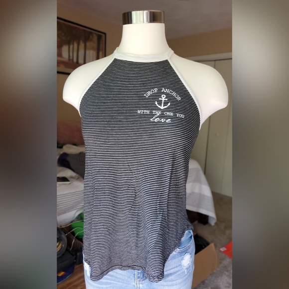 Tank - Picture 2 of 6